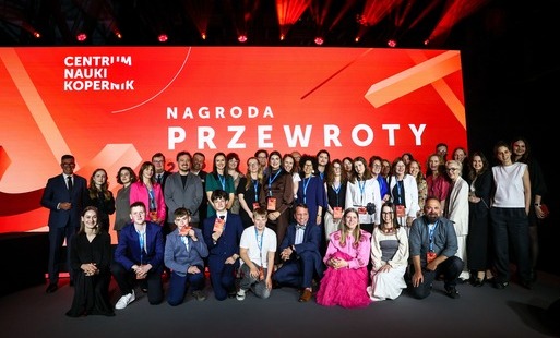 Zdjęcie do Mastodonzaur z Miedar połączył naukowc&oacute;w i wolontariuszy. Prof. Tomasz Sulej z Nagrodą Specjalną Przewroty od Centrum Nauki Kopernik